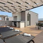 K2-penthouse With Sea View And Heated Pool アパート