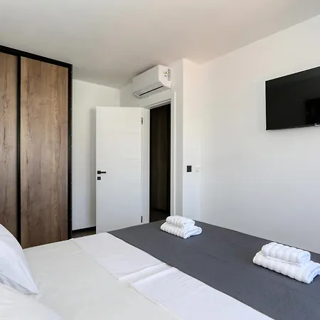 Apartamento K2-penthouse With Sea View And Heated Pool Vir
